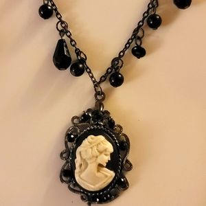 ML05 Women's Accessories Mary Kate Ashley Vintage Style Cameo Necklace Jewelry